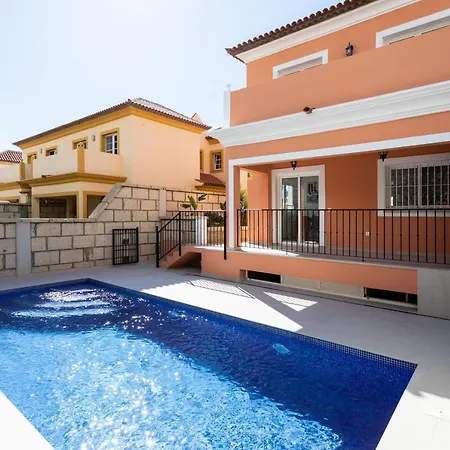 Isotta By Holiday World Vila *